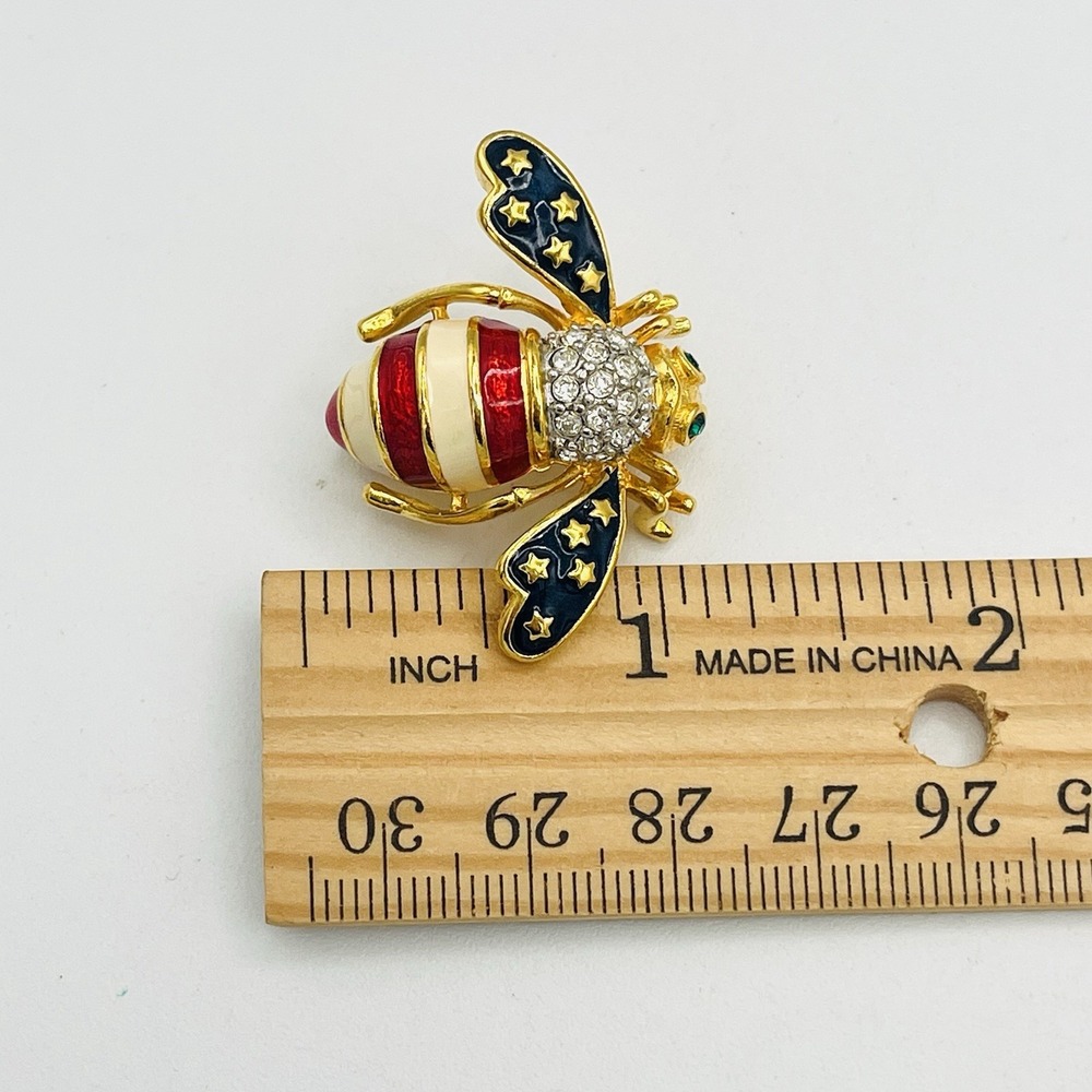 Joan Rivers American Flag Bee Pin Brooch Crystal 4th July Patriotic USA Gold - Picture 6 of 7